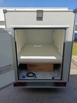 X120 GRISE AVEC VUE ARRIERE PORTE OUVERTE ALLONGE P17 MANIVELLE MODULE ELECTRIQUE.jpg  