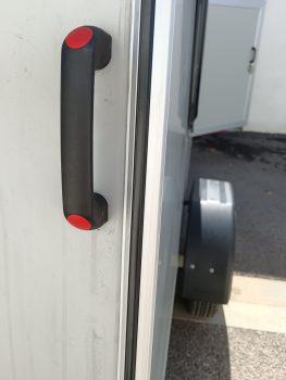 X120 GRISE POIGNEE ARRIRE.jpg  