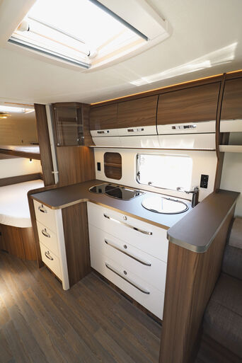 caravan_buerstner_averso-nordic_06-e0bd4b46-5fe07790@342w.jpg