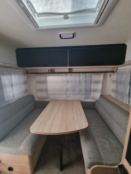 dinette.jpg