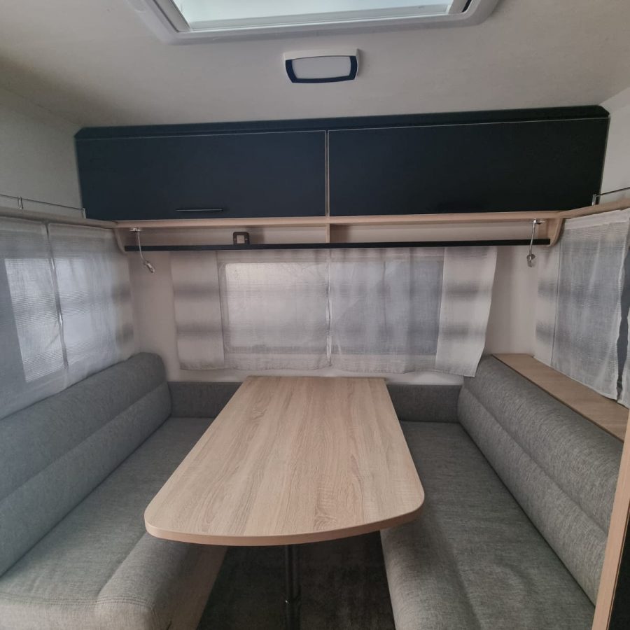 dinette.jpg