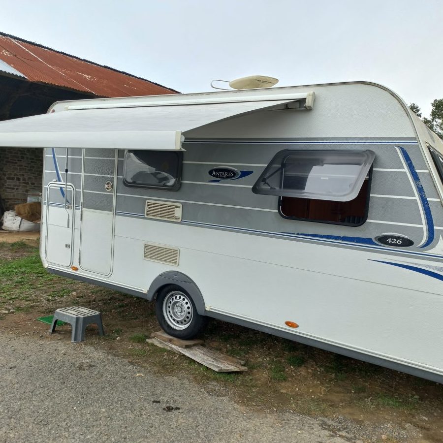 Caravelair  Antares Luxe 426 lits supersposés et lit fixe 6 places
